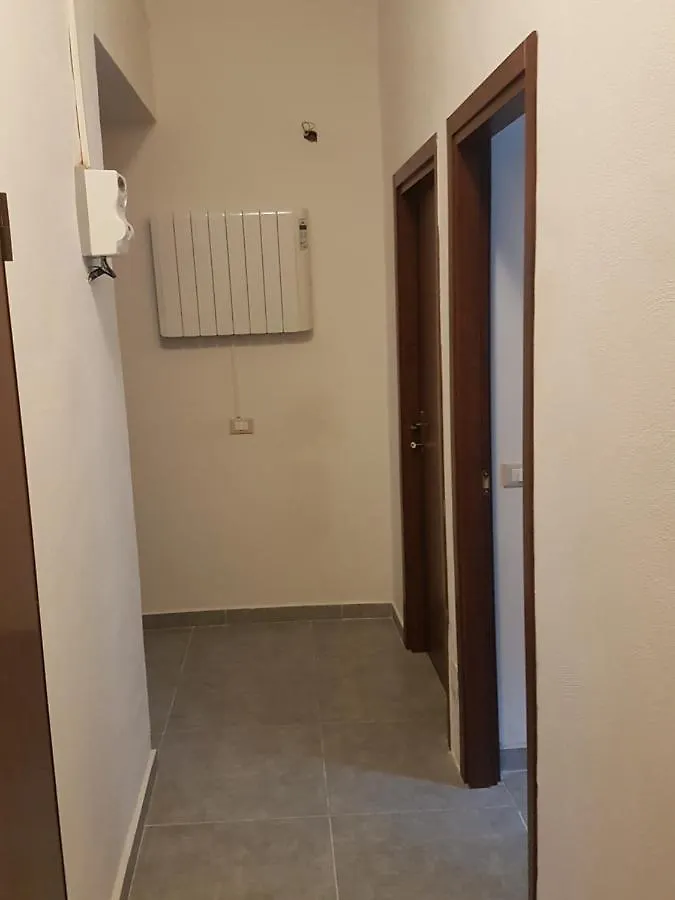 B&B Confine Côme 0*,
